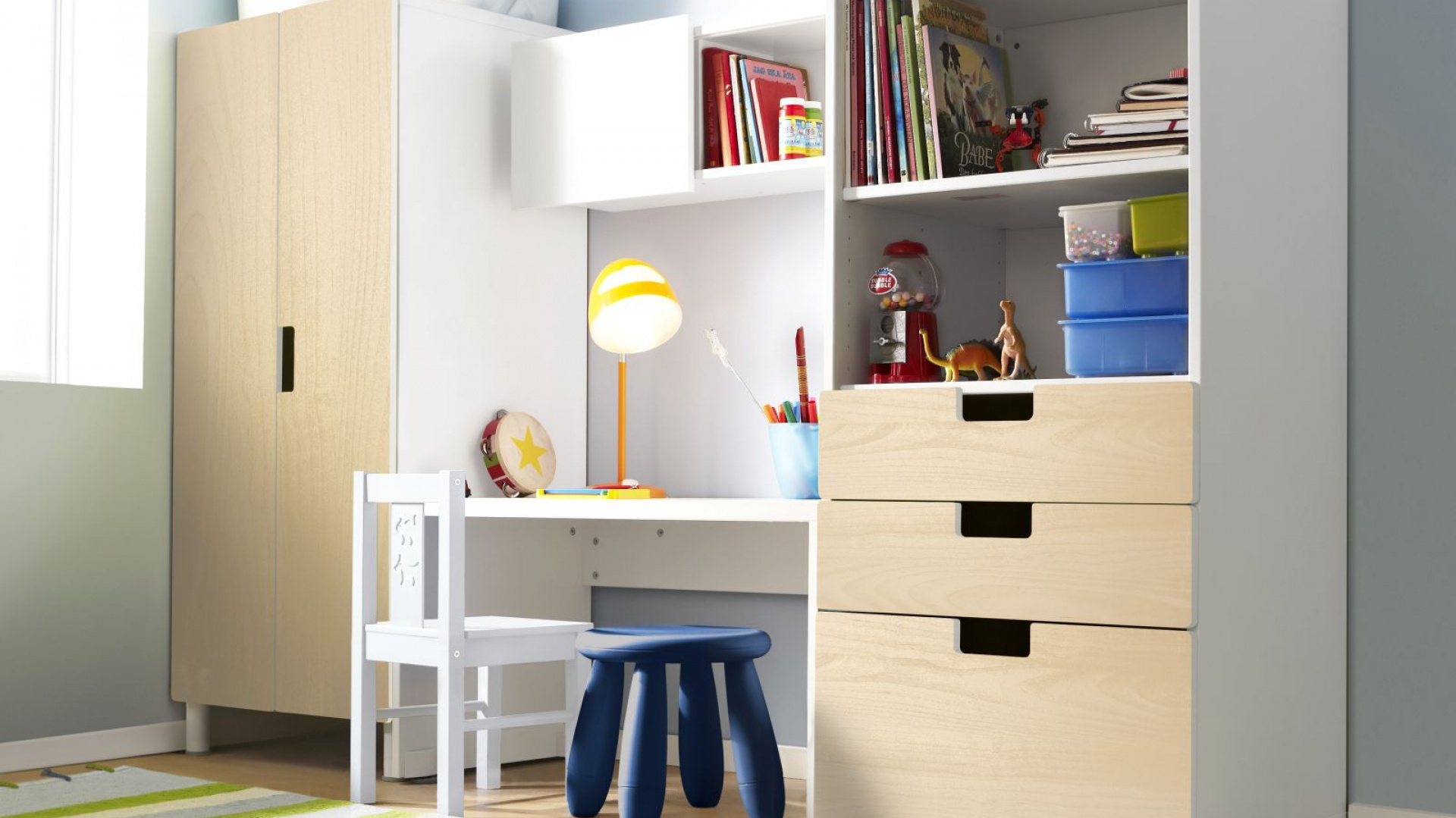 Modułowe biurko dla dziecka tylko z Ikea